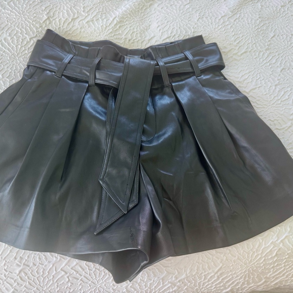TRUTH by Republic-High Waist Faux LeatherBlack  Women's Shorts